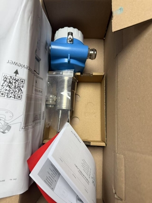 Endress+Hauser Soliphant FTM50 Serie Scambio di livello di punto Scambio di livello, montaggio a scarico, alluminio, poliestere, inossidabile FTM50-2GG2A4A32AA